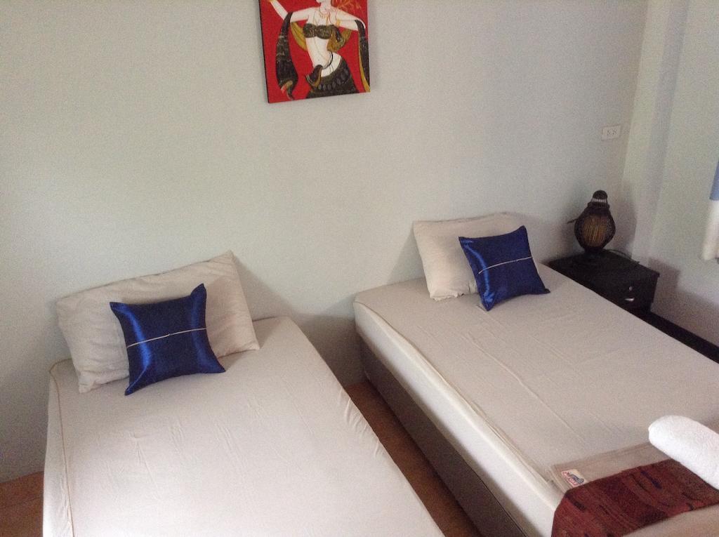 Hi Guesthouse Airport Чиангмай Стая снимка