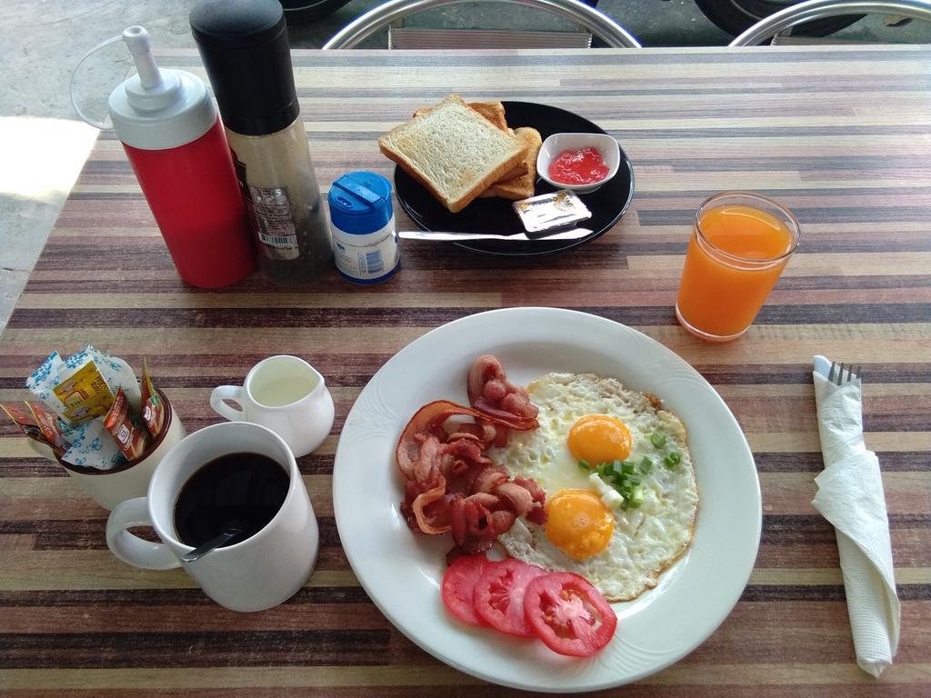 Hi Guesthouse Airport Чиангмай Екстериор снимка